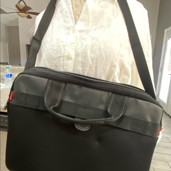 Swiss Gear platform 14” Laptop slim case - Picture 2 of 7